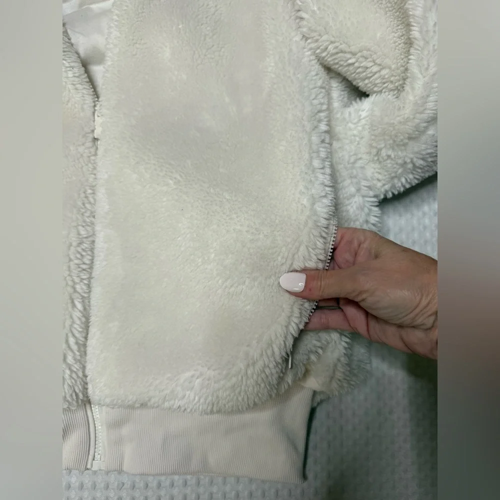 ALO Yoga Foxy Sherpa Jacket Ivory SZ Medium *missing removable hood* - Picture 5 of 9